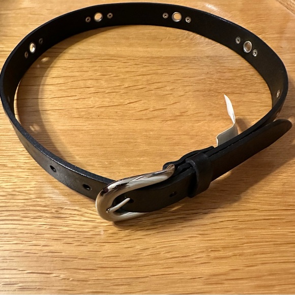 Leather belt size S 27” around your waist with the solid metal buckle - Picture 2 of 9